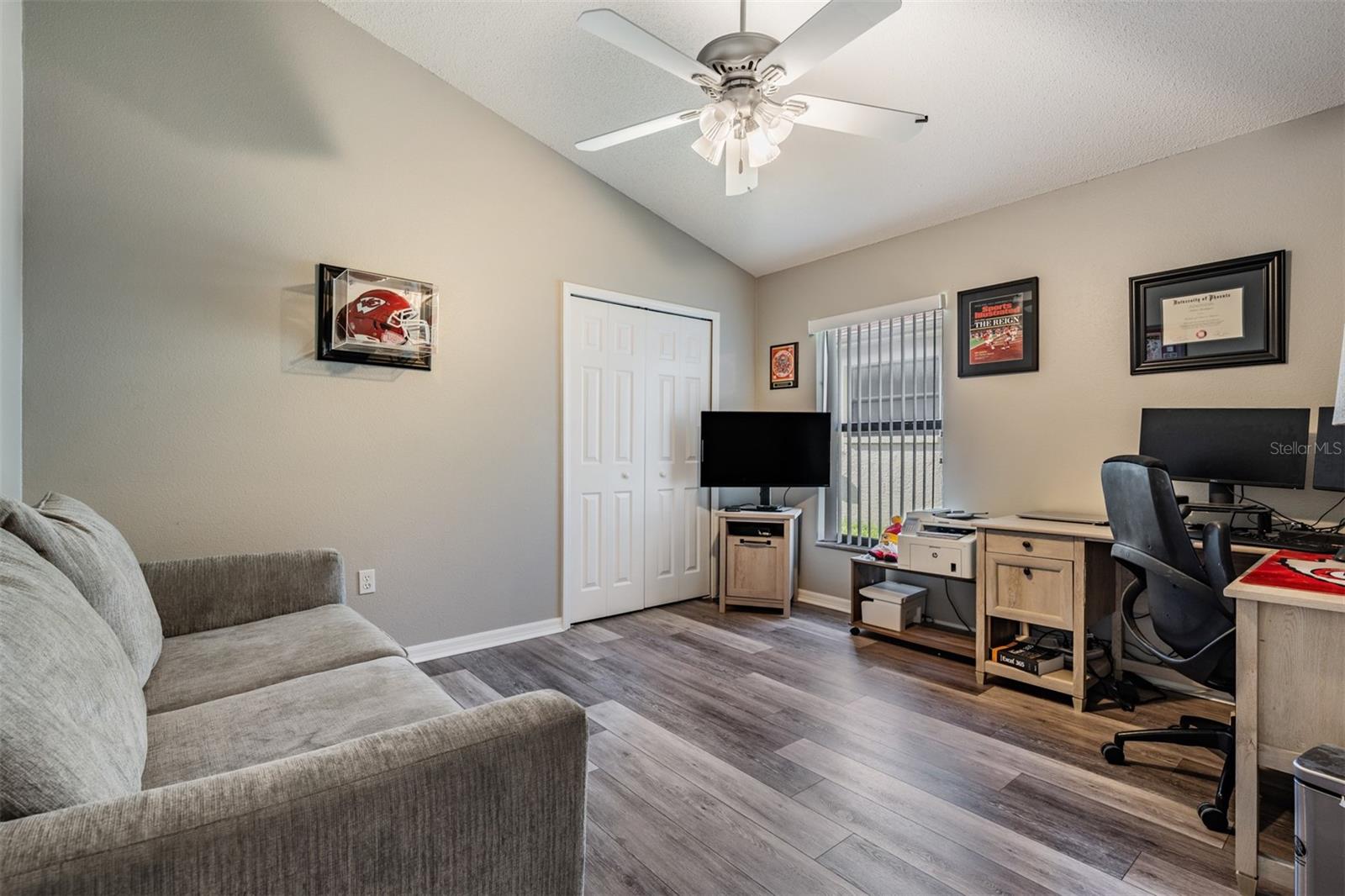 Image 28 of 57 For 525 Bent Oak Court