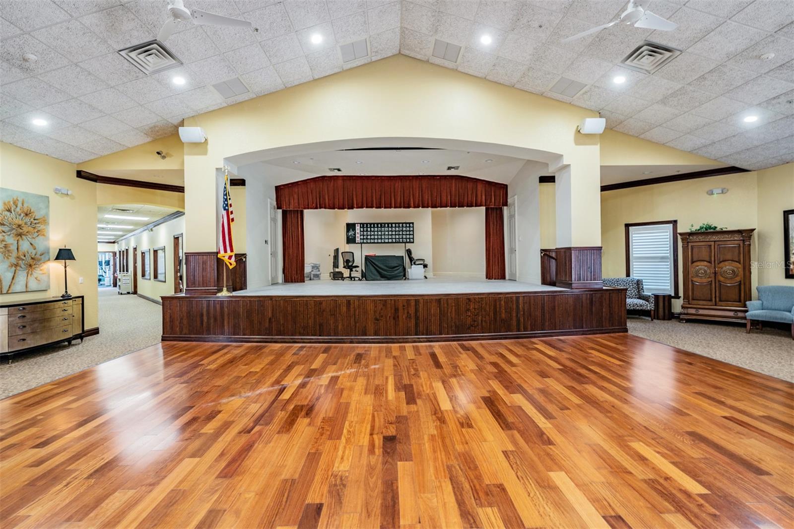 Image 39 of 57 For 525 Bent Oak Court