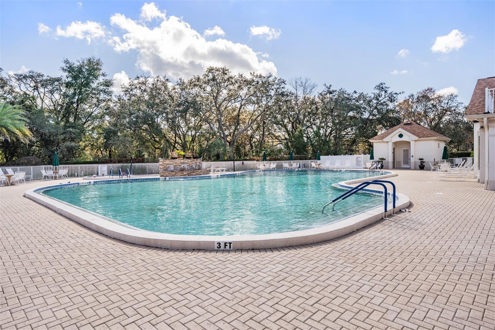 Image 42 of 57 For 525 Bent Oak Court