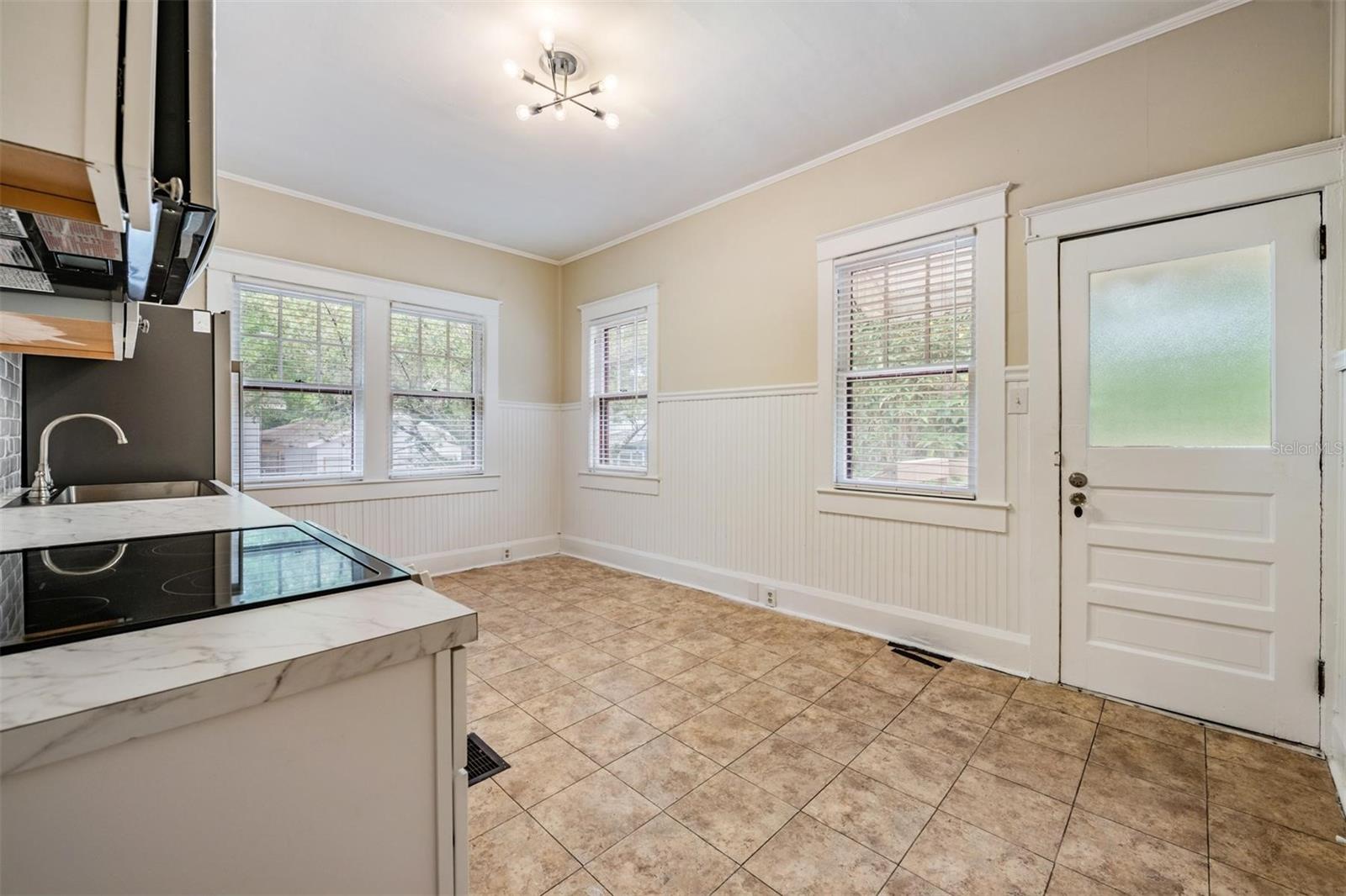 Image 10 of 19 For 1000 Crenshaw Street