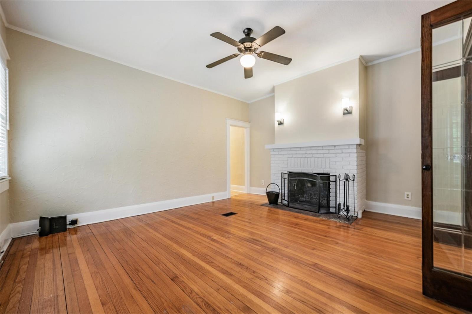 Image 3 of 19 For 1000 Crenshaw Street