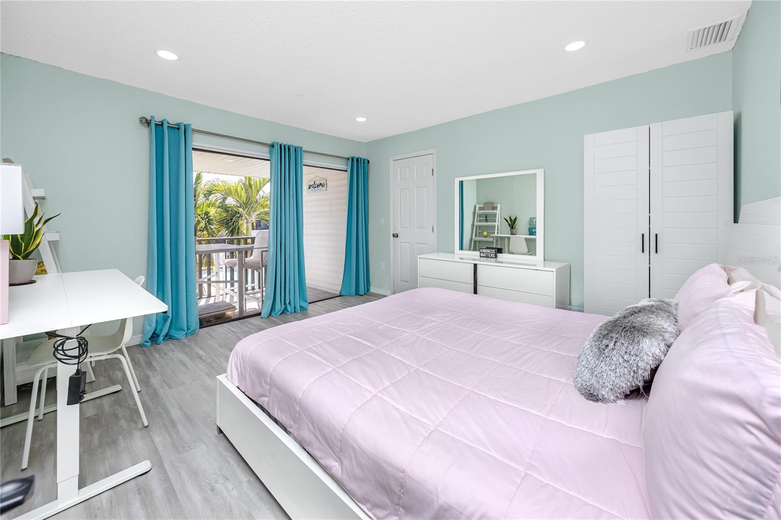 Image 18 of 44 For 607 Haven Place 607