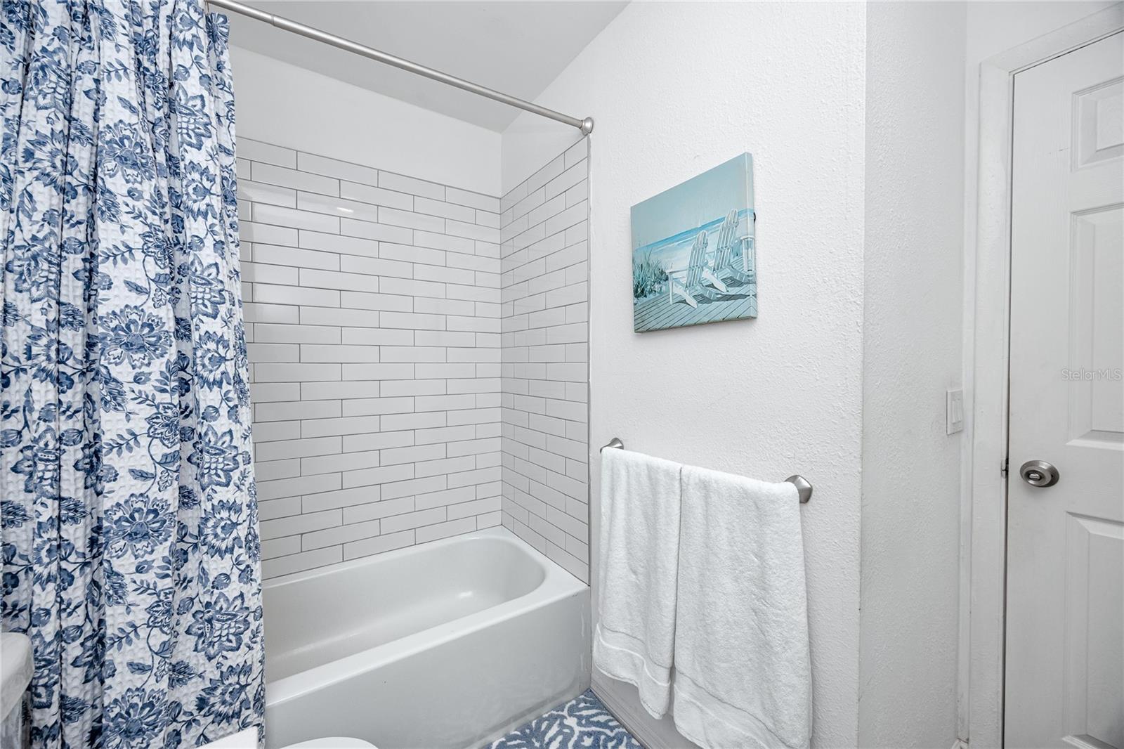 Image 25 of 44 For 607 Haven Place 607