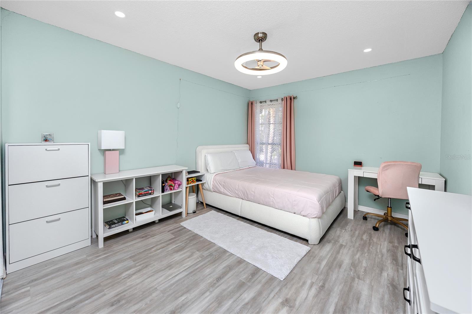 Image 26 of 44 For 607 Haven Place 607