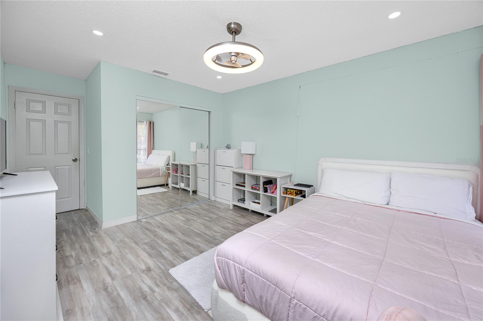 Image 28 of 44 For 607 Haven Place 607