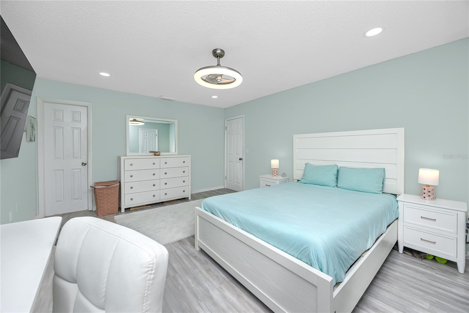 Image 30 of 44 For 607 Haven Place 607