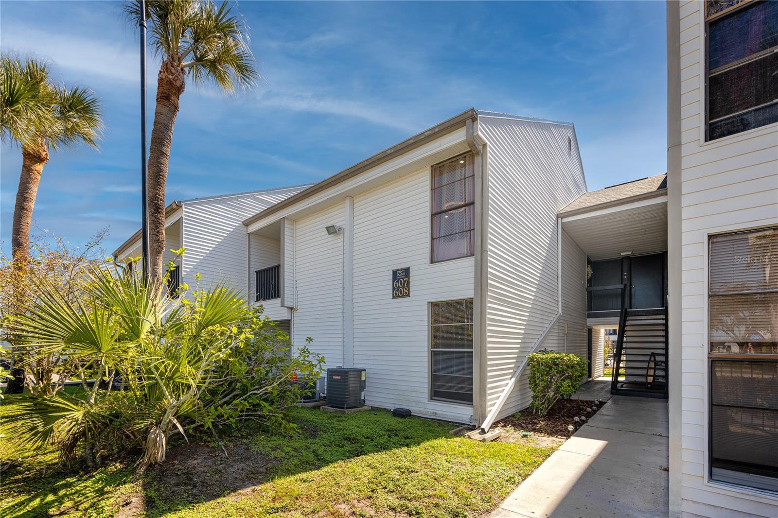 Image 6 of 44 For 607 Haven Place 607