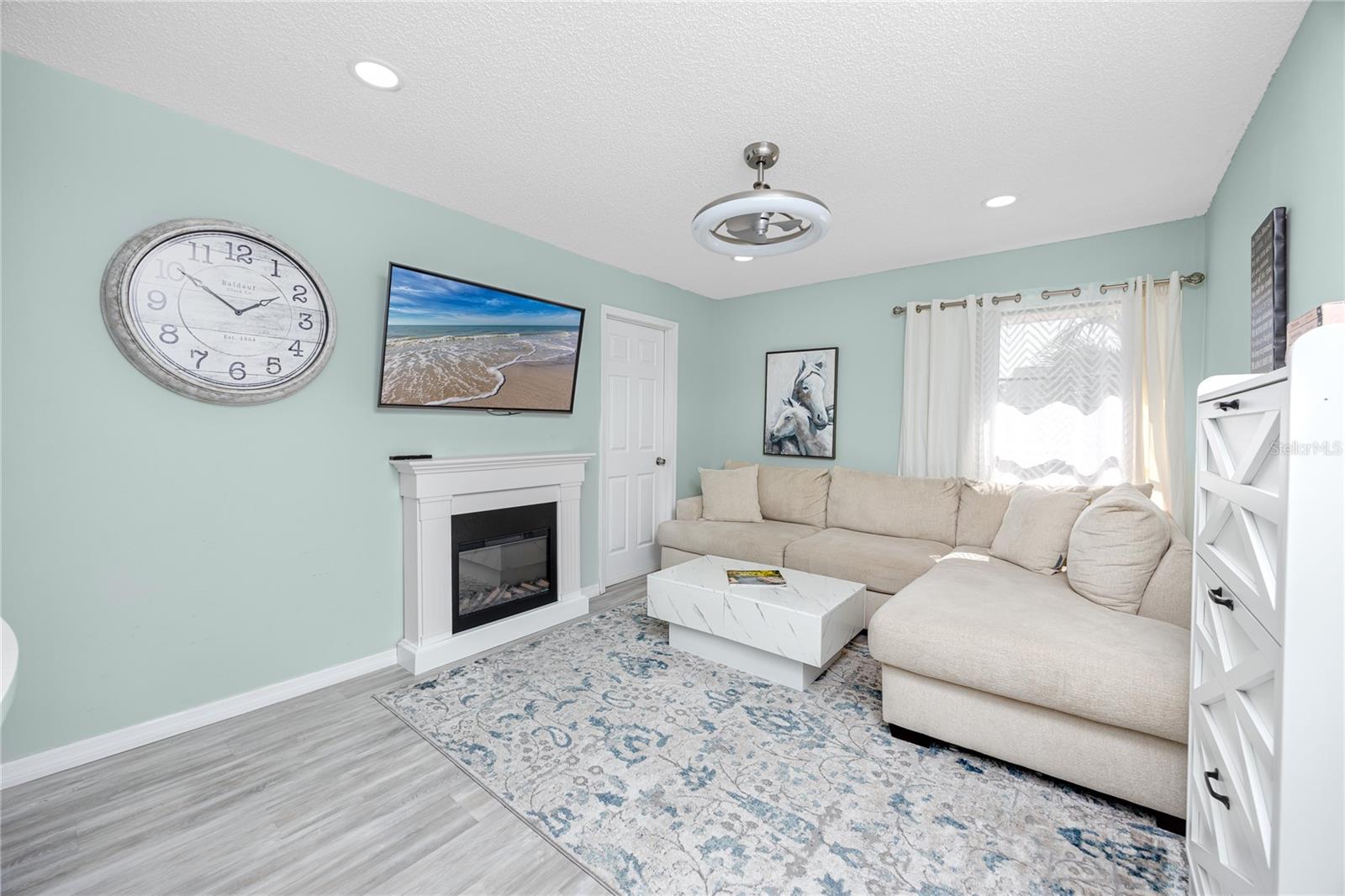 Image 8 of 44 For 607 Haven Place 607