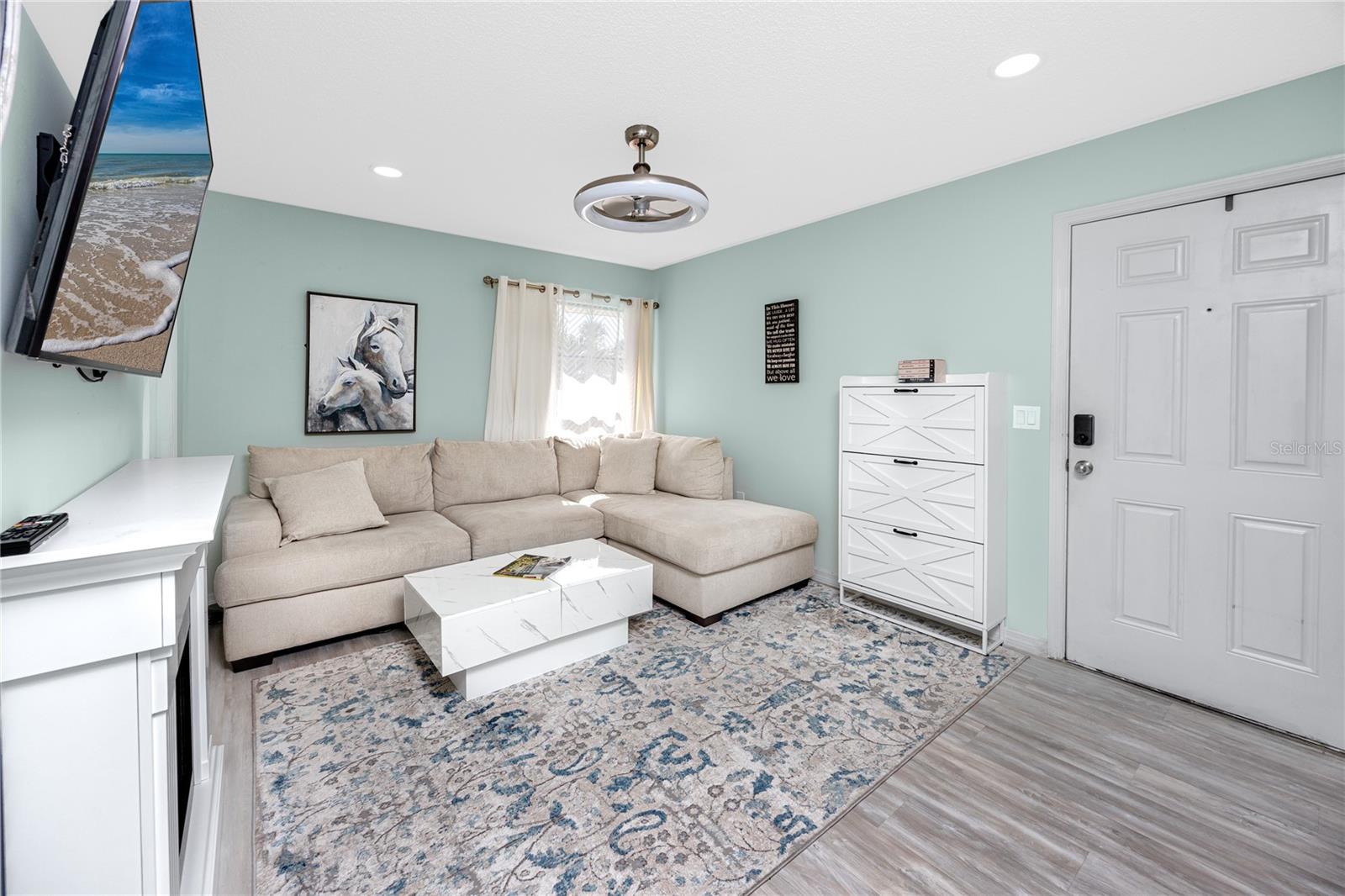 Image 9 of 44 For 607 Haven Place 607