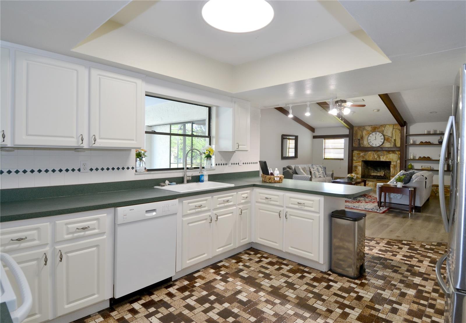 Image 10 of 28 For 1825 Streetman Drive