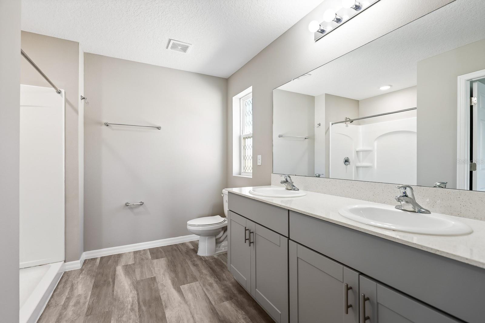 Image 19 of 40 For 12857 Tannencrest Drive