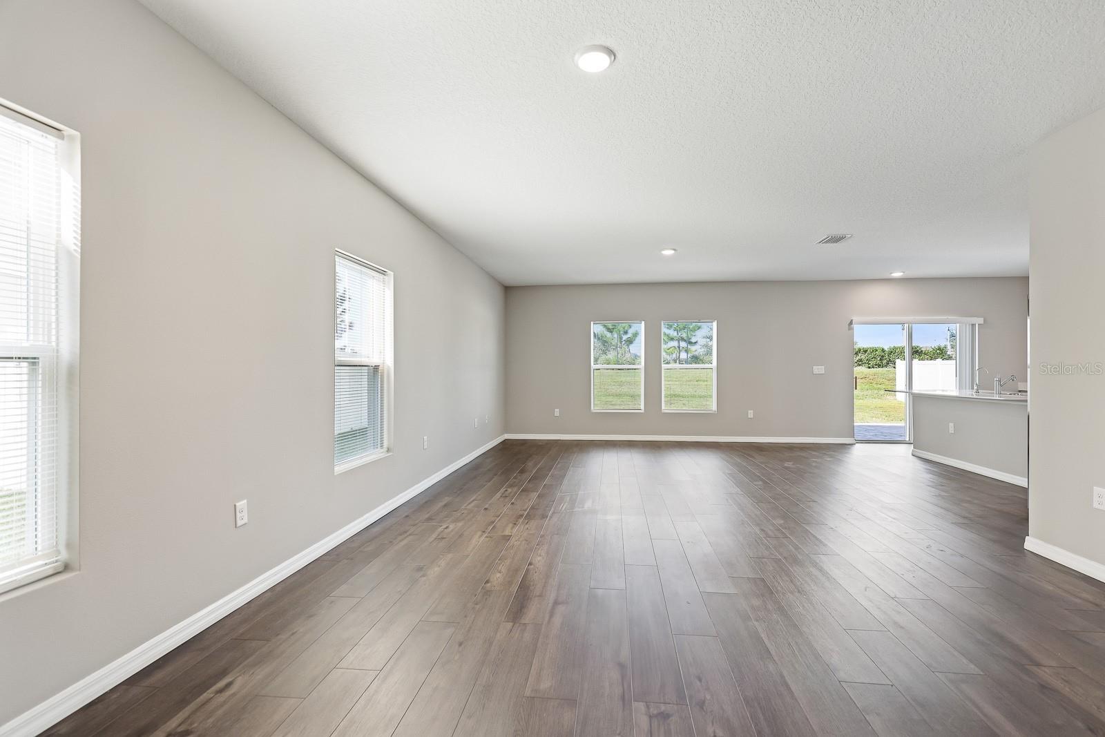 Image 4 of 40 For 12857 Tannencrest Drive