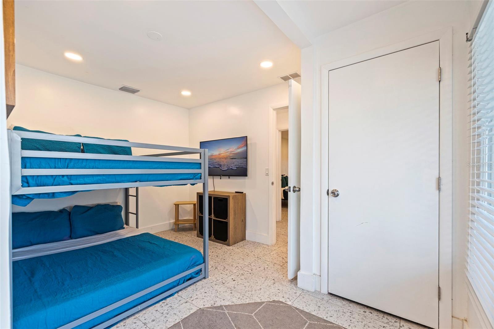 Image 31 of 43 For 2130 14th Avenue Sw