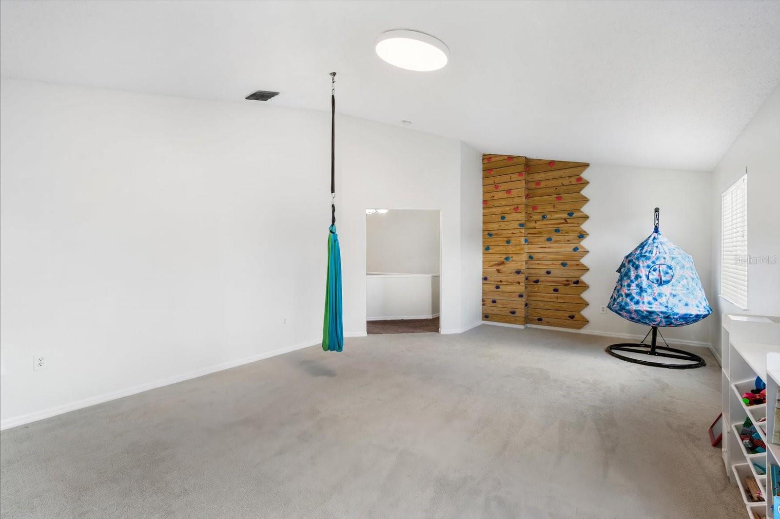 Image 24 of 41 For 19333 Aqua Springs Drive