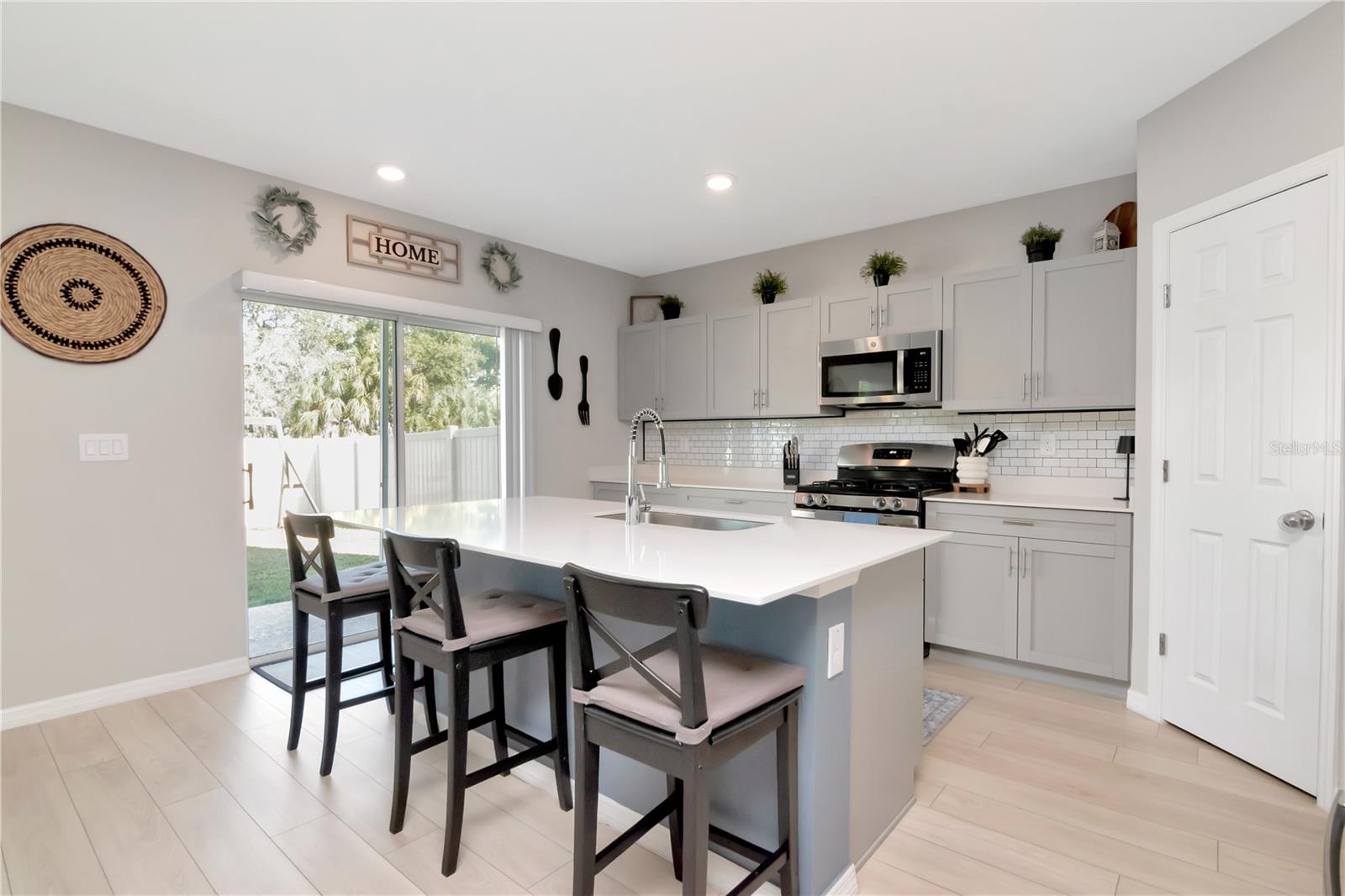 Image 12 of 52 For 11338 Brook Edge Avenue