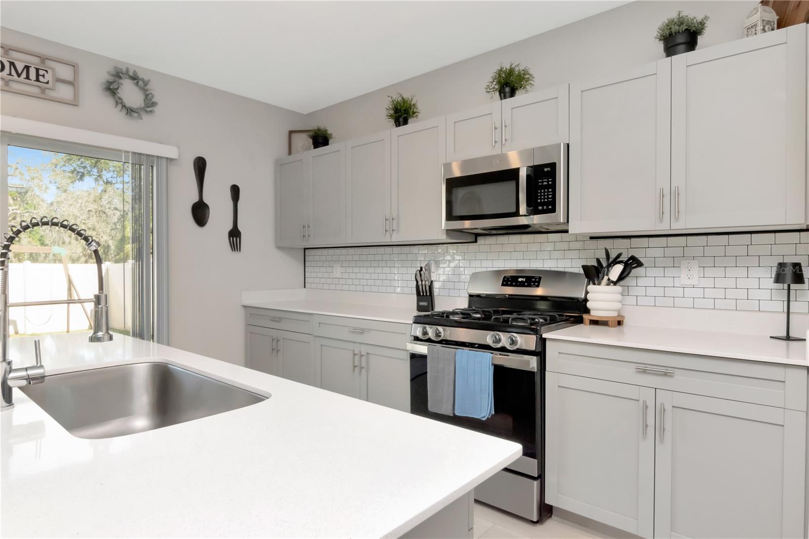 Image 21 of 52 For 11338 Brook Edge Avenue