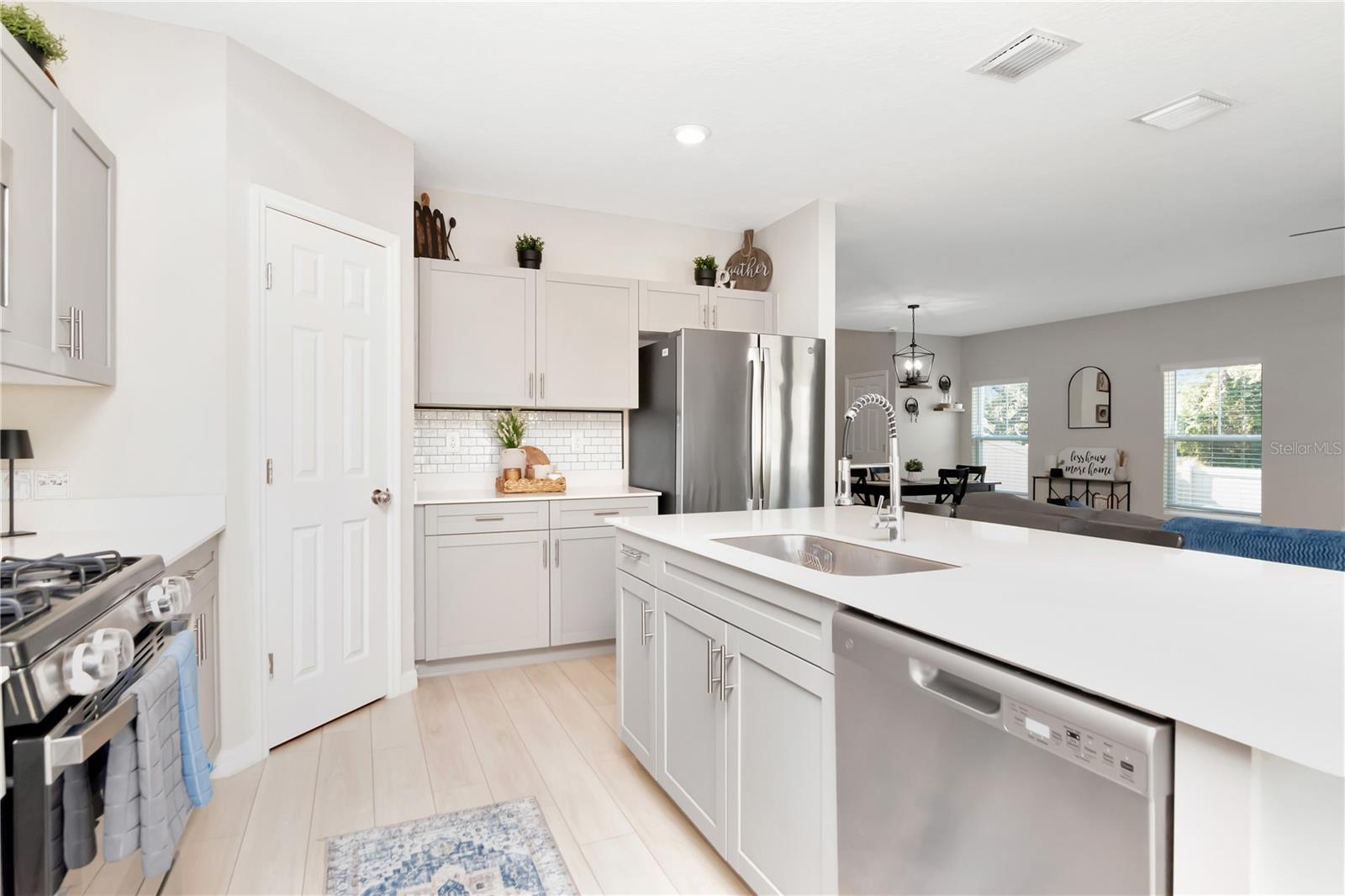 Image 22 of 52 For 11338 Brook Edge Avenue