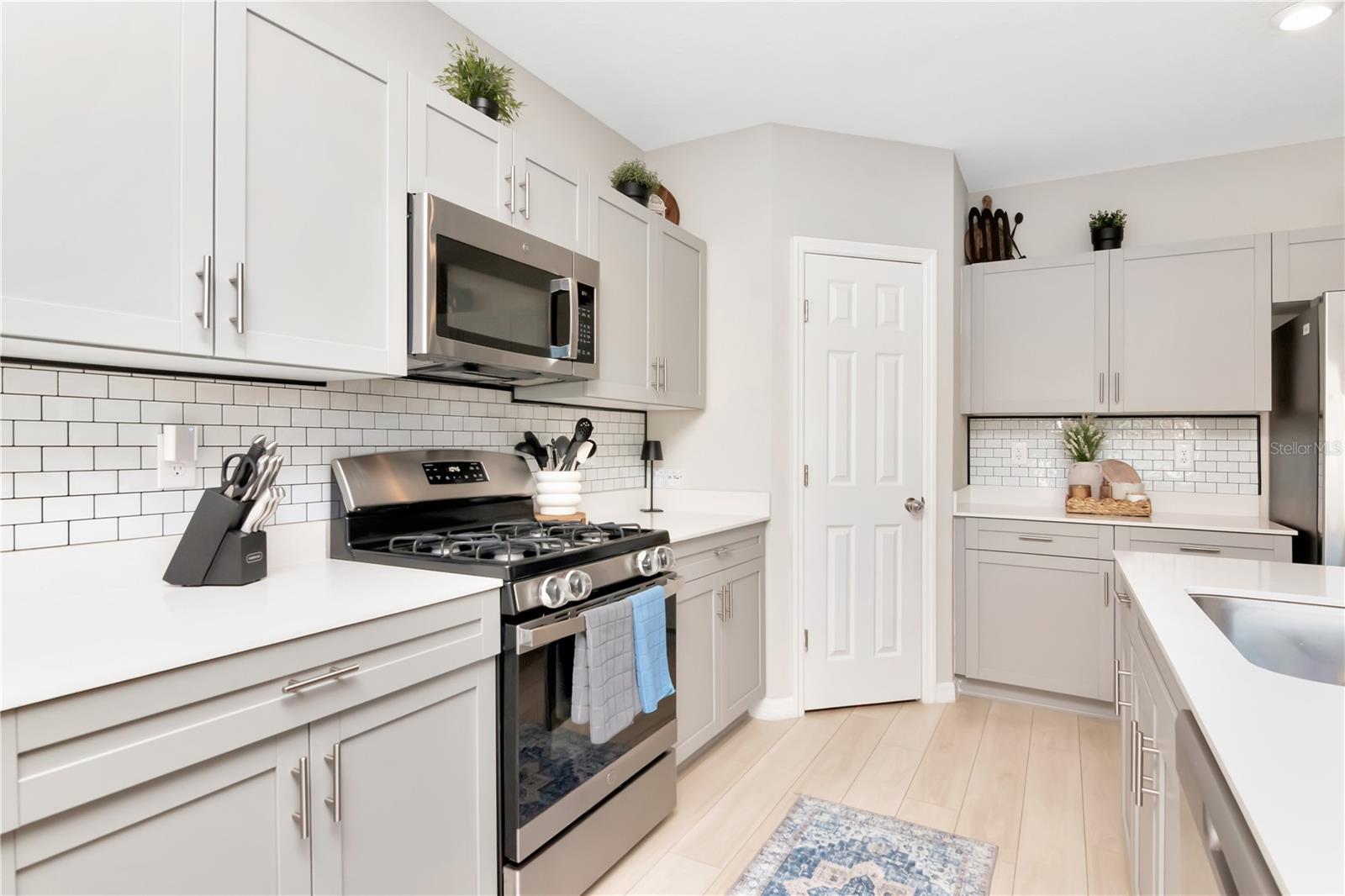 Image 23 of 52 For 11338 Brook Edge Avenue