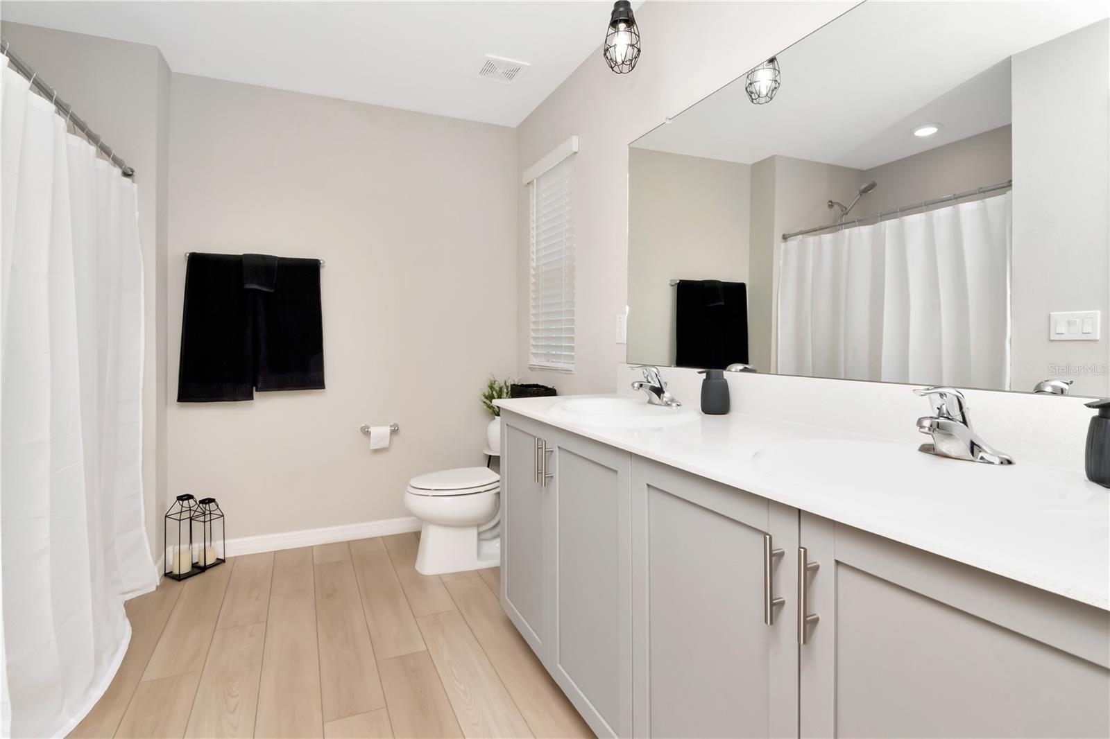 Image 31 of 52 For 11338 Brook Edge Avenue