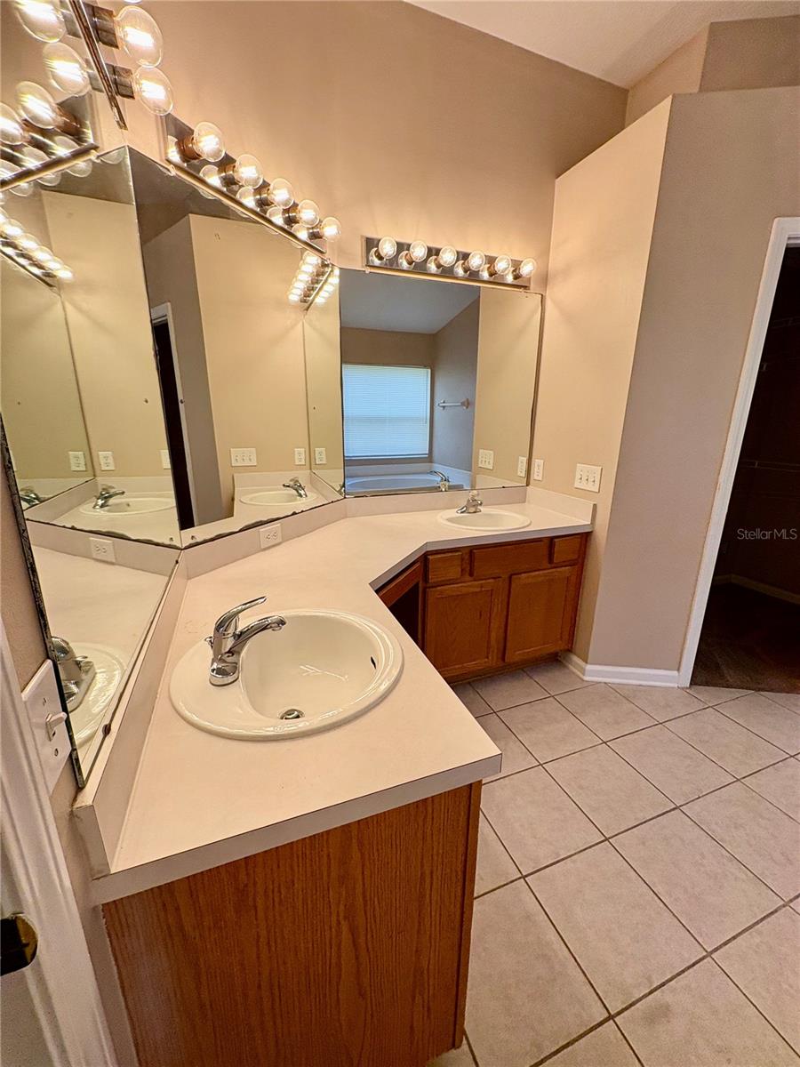 Image 10 of 15 For 12412 Cedarfield Drive