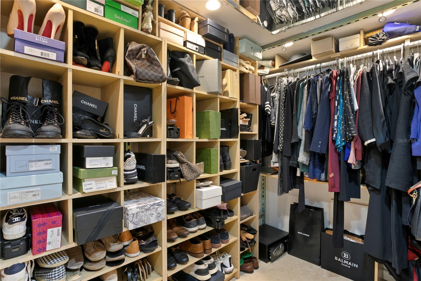 Image 19 of 53 For 201 Laurel Street 1006