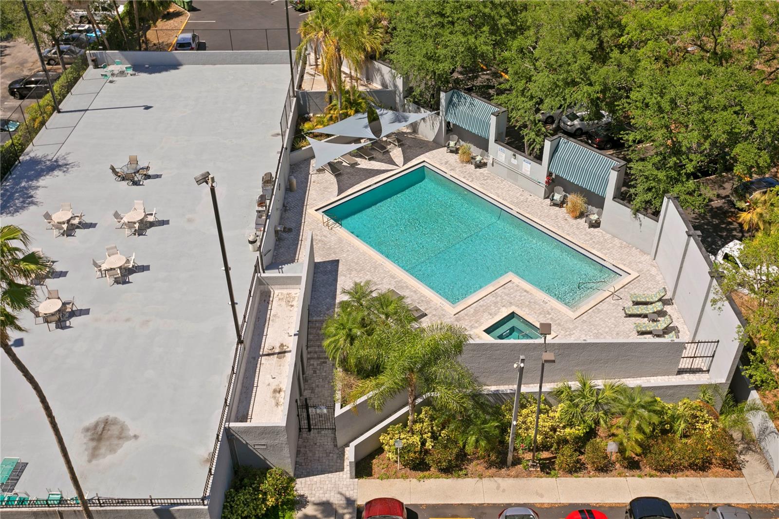 Image 23 of 53 For 201 Laurel Street 1006