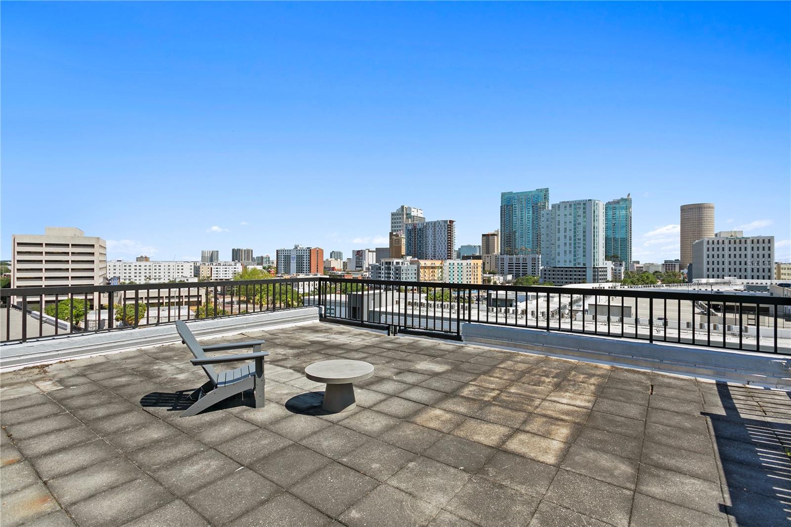 Image 26 of 53 For 201 Laurel Street 1006