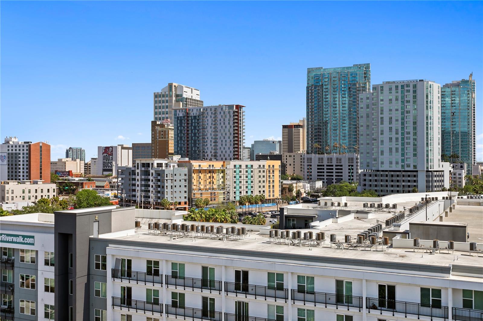 Image 28 of 53 For 201 Laurel Street 1006