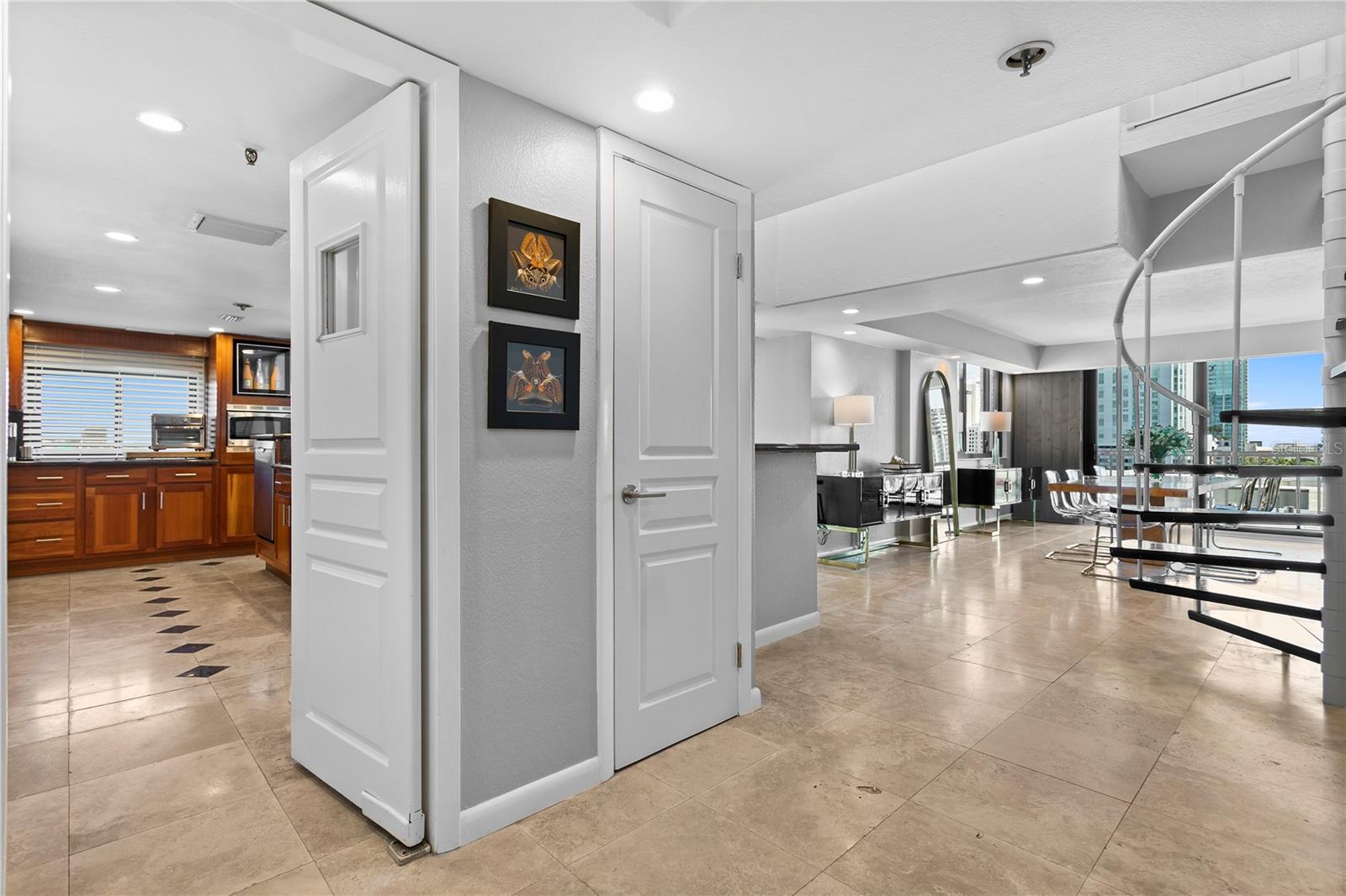 Image 3 of 53 For 201 Laurel Street 1006