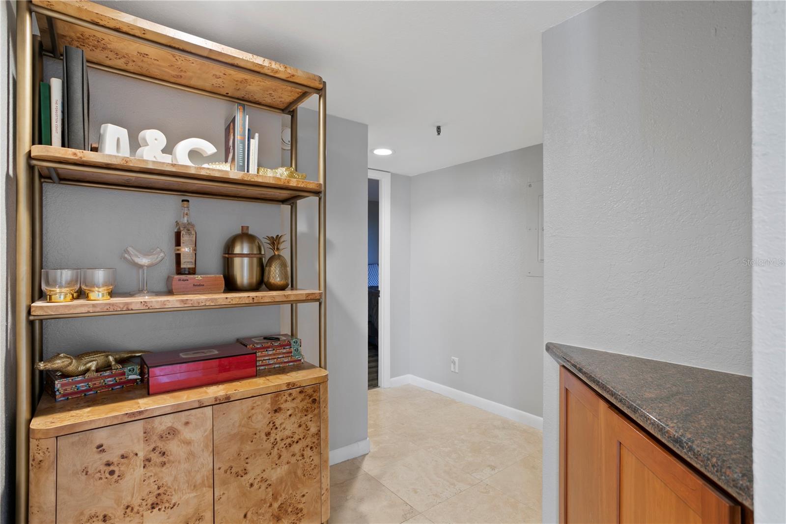 Image 33 of 53 For 201 Laurel Street 1006