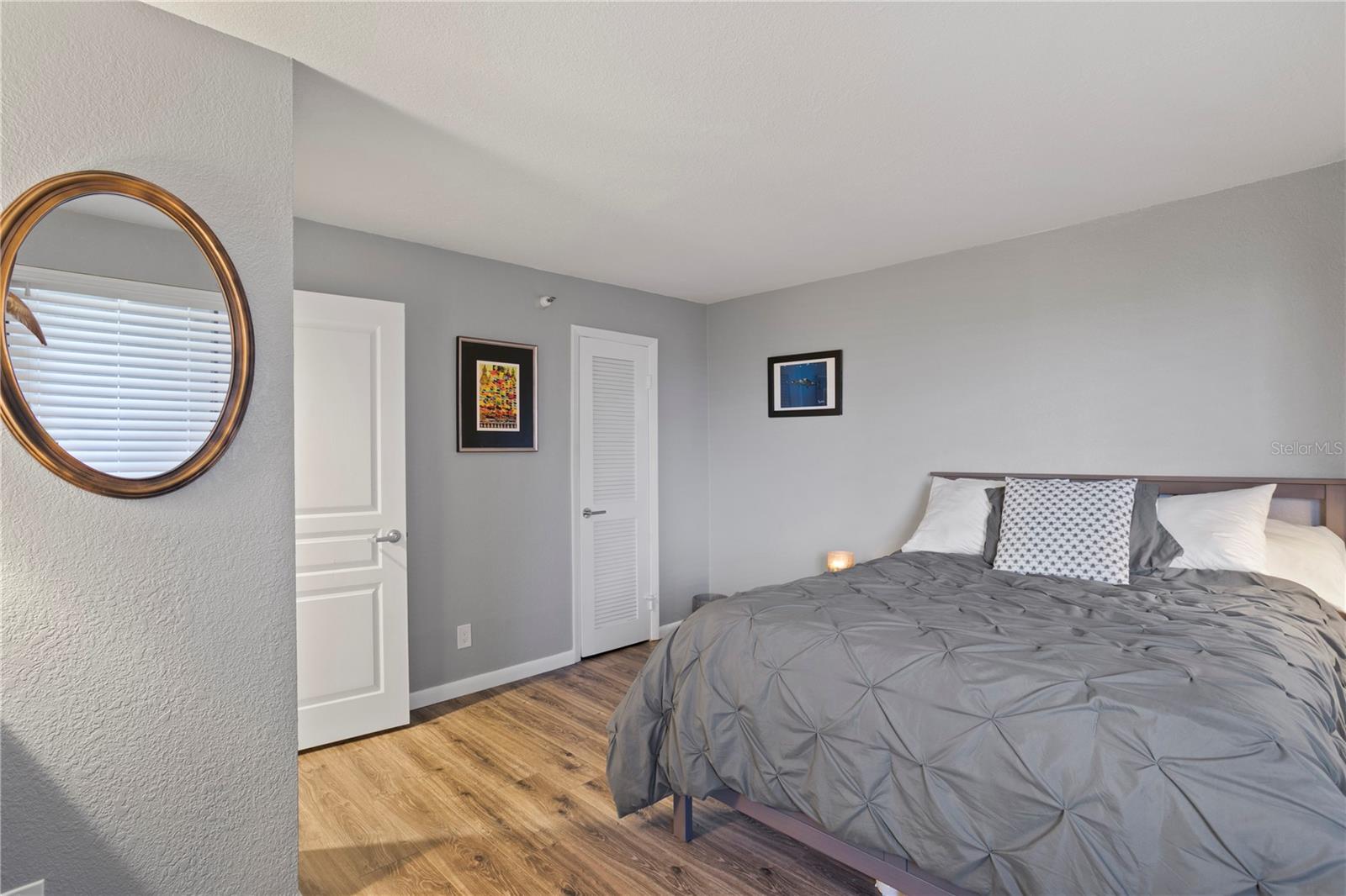 Image 35 of 53 For 201 Laurel Street 1006