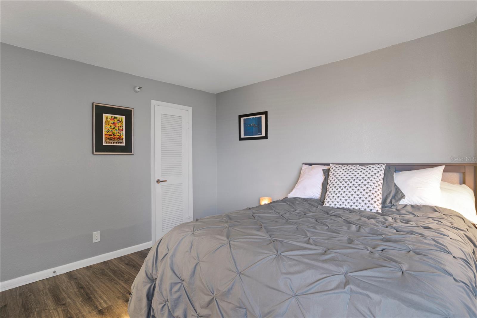 Image 36 of 53 For 201 Laurel Street 1006