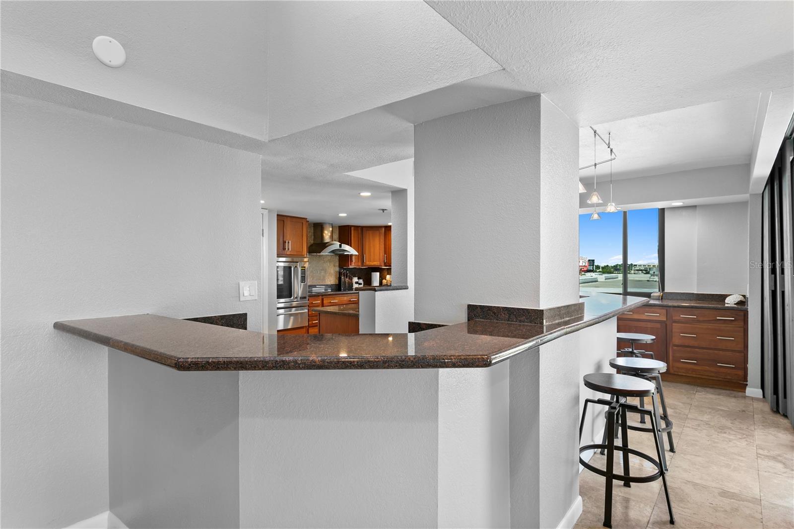 Image 41 of 53 For 201 Laurel Street 1006