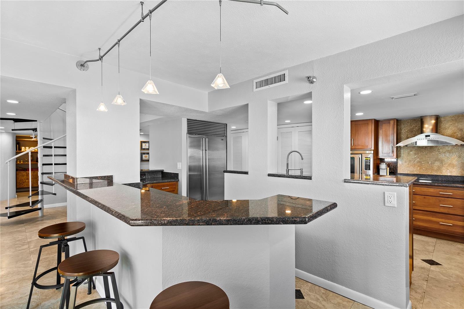 Image 44 of 53 For 201 Laurel Street 1006