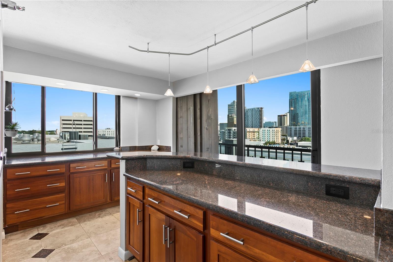 Image 46 of 53 For 201 Laurel Street 1006