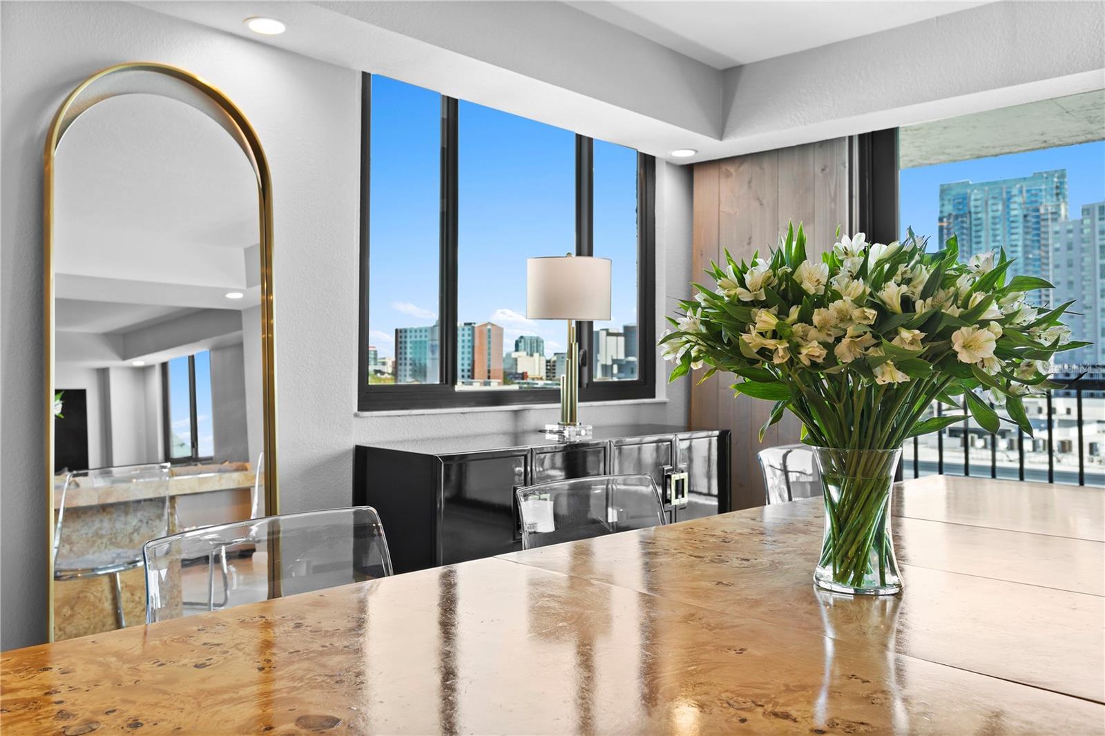 Image 5 of 53 For 201 Laurel Street 1006