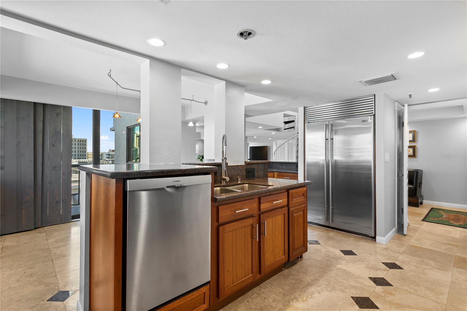 Image 51 of 53 For 201 Laurel Street 1006