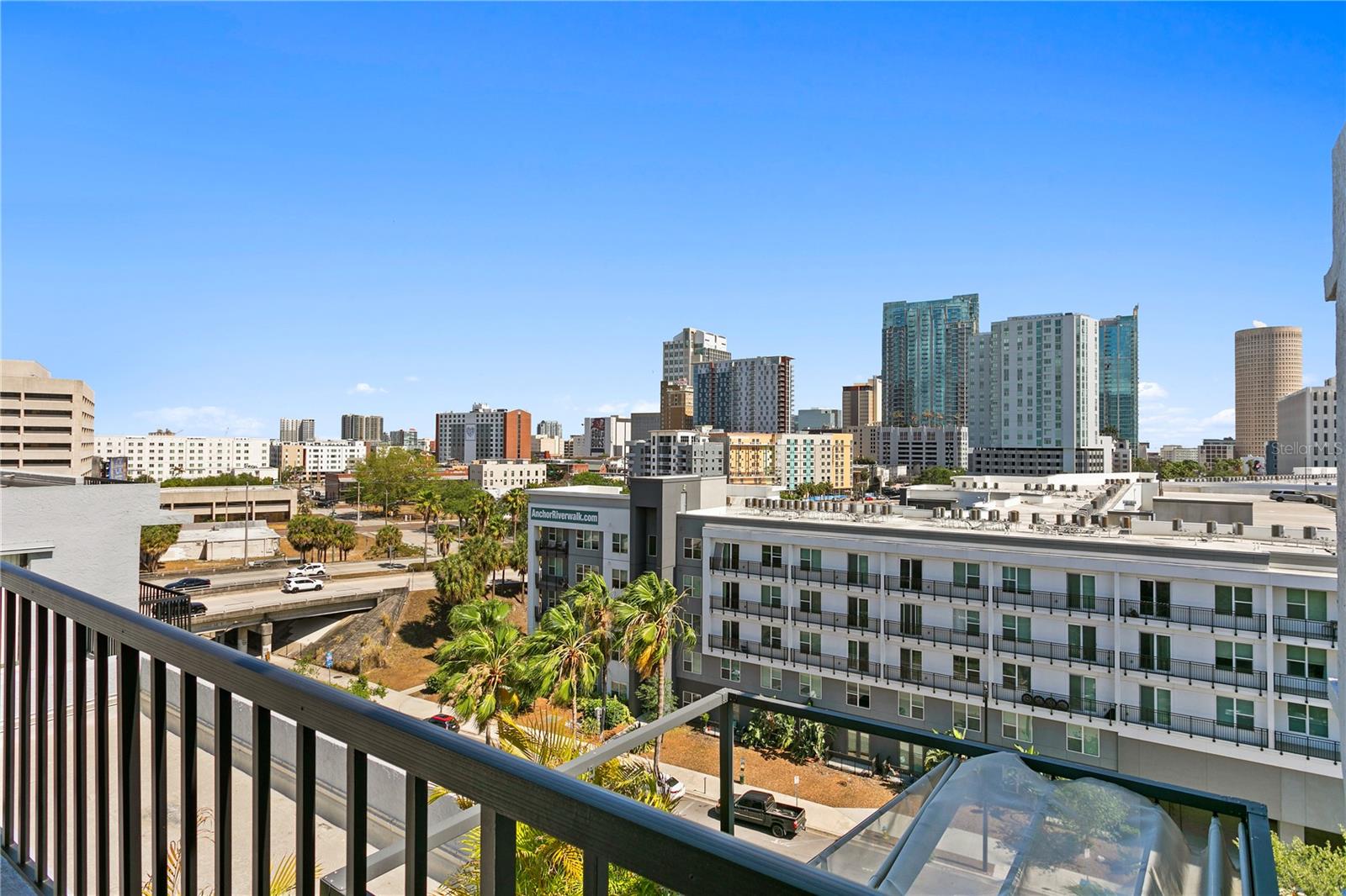 Image 9 of 53 For 201 Laurel Street 1006