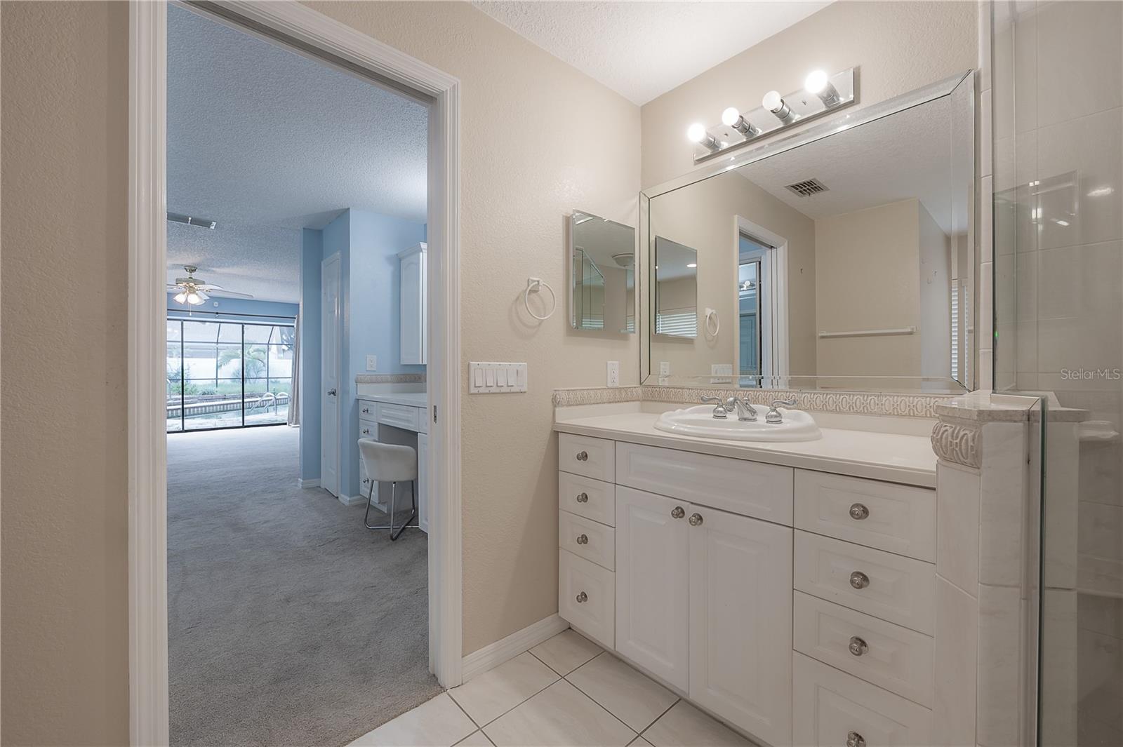 Image 11 of 47 For 2637 Westview Court