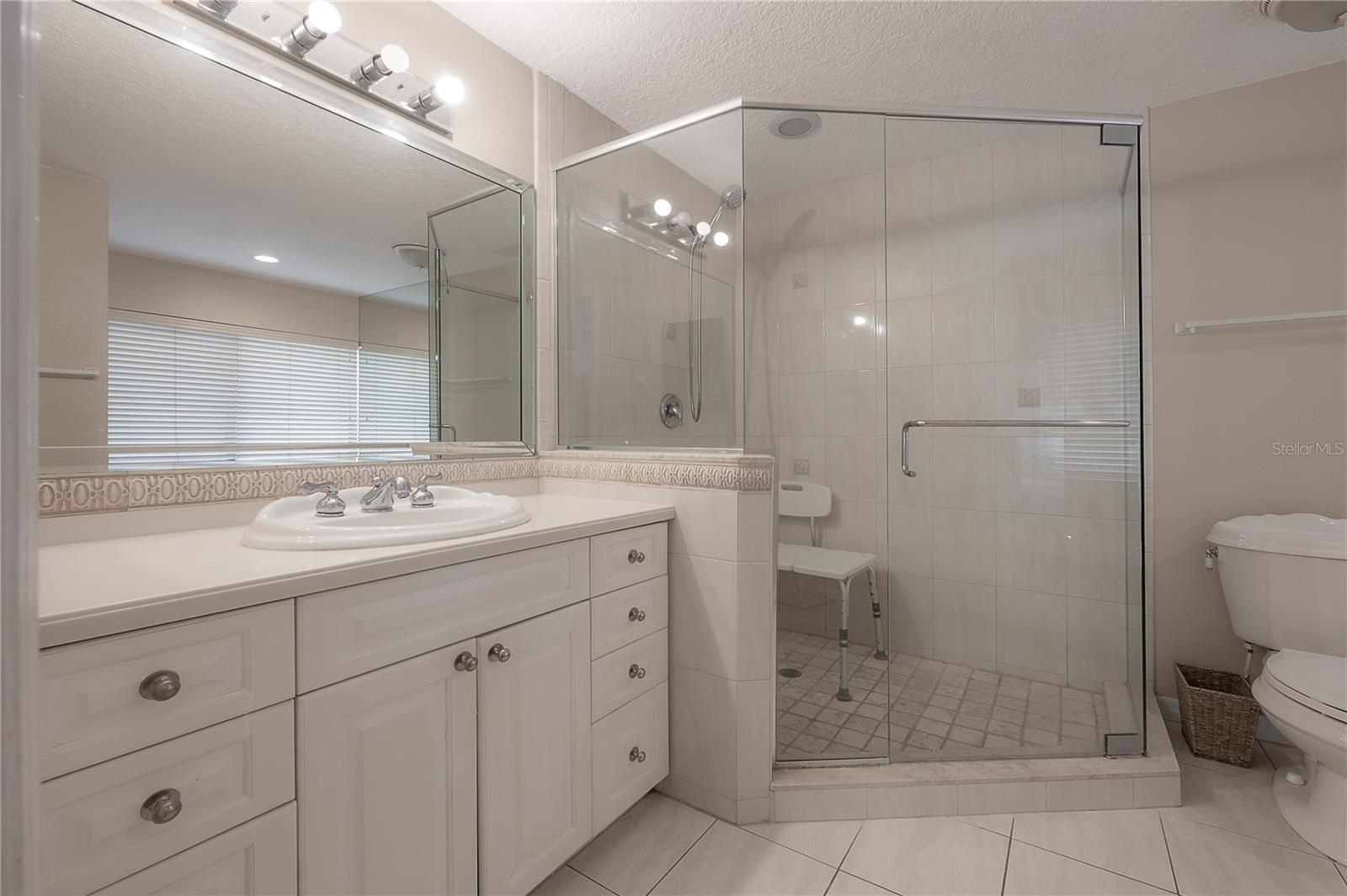 Image 12 of 47 For 2637 Westview Court