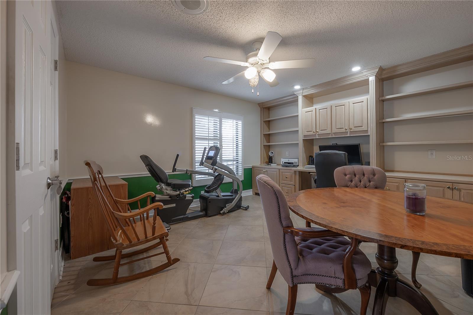 Image 15 of 47 For 2637 Westview Court
