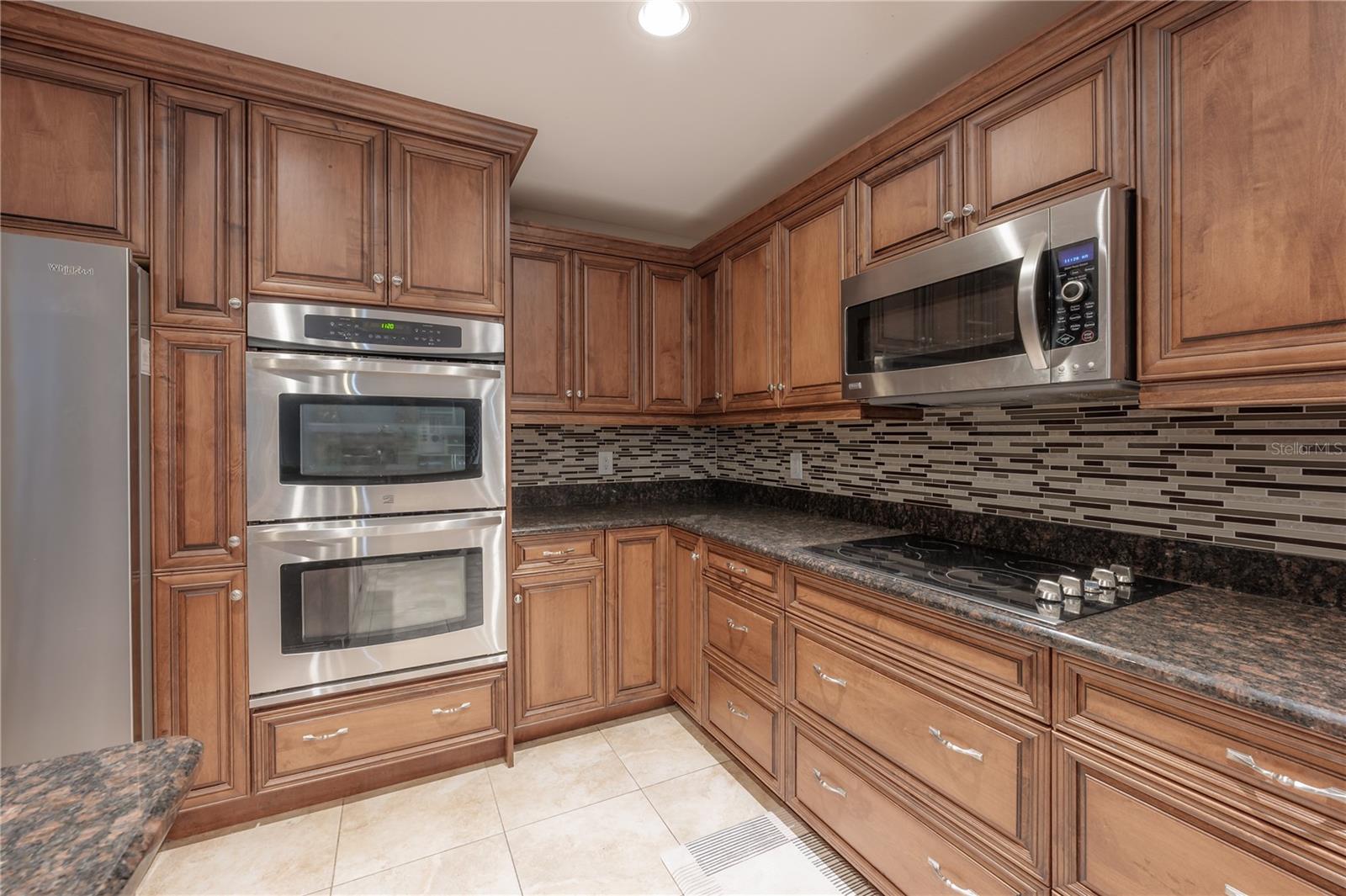 Image 24 of 47 For 2637 Westview Court