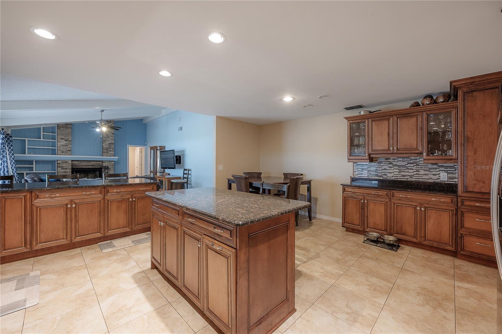 Image 27 of 47 For 2637 Westview Court