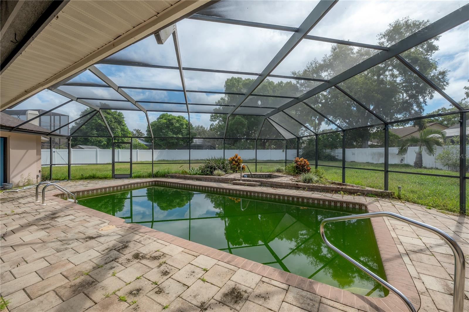Image 40 of 47 For 2637 Westview Court