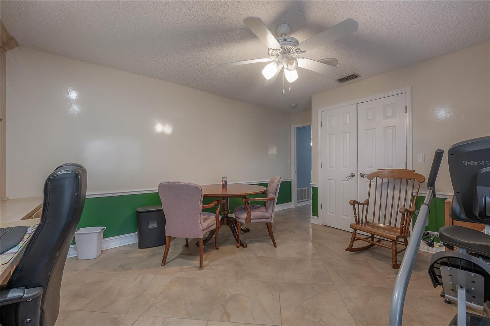 Image 9 of 47 For 2637 Westview Court