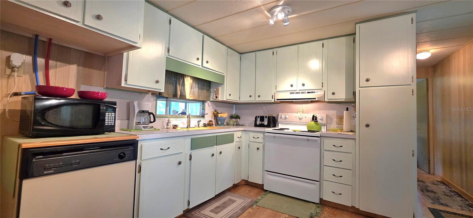 Image 11 of 40 For 37438 Ray Drive