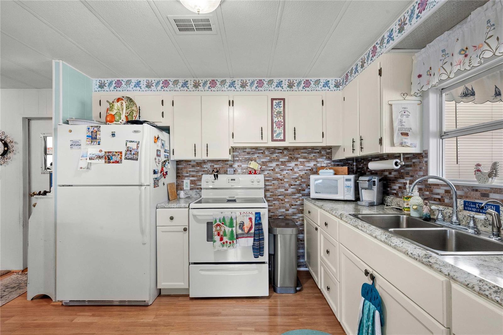 Image 8 of 33 For 5324 Seville Drive