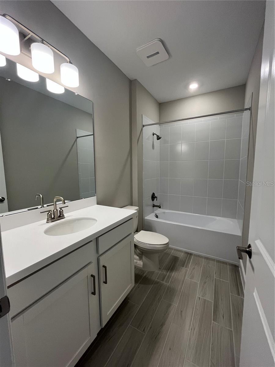 Image 20 of 30 For 33427 Landsman Loop