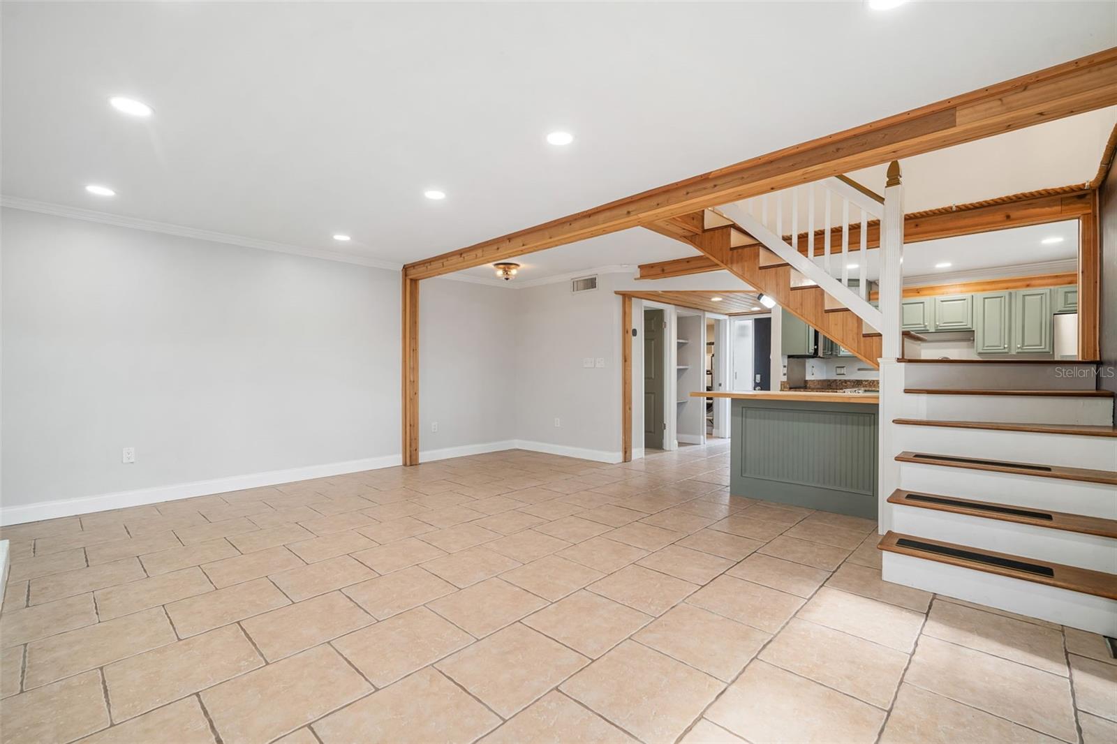 Image 13 of 52 For 4321 Harbor House Drive