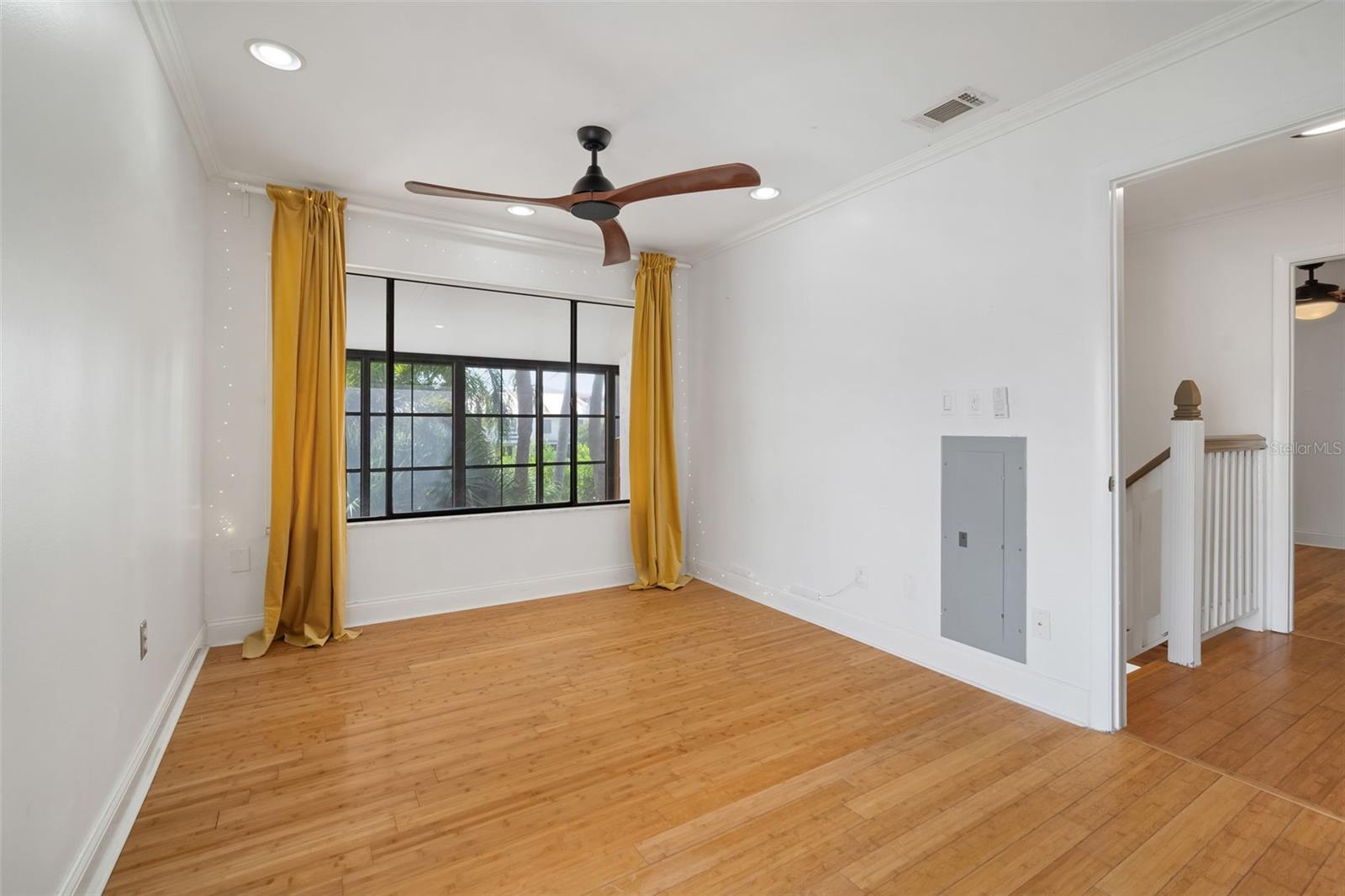 Image 17 of 52 For 4321 Harbor House Drive